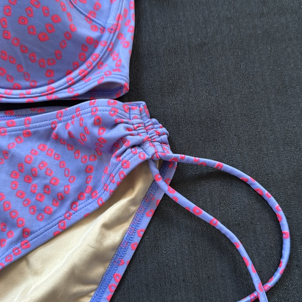Victoria’s Secret Purple and‎ Pink Patterned Bikini Set size 36D/medium bottom - Picture 3 of 6
